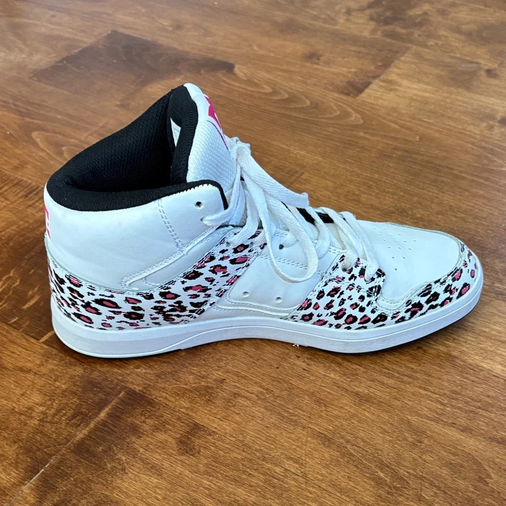 DC White and Pink Patterned Sneakers - Picture 4 of 6
